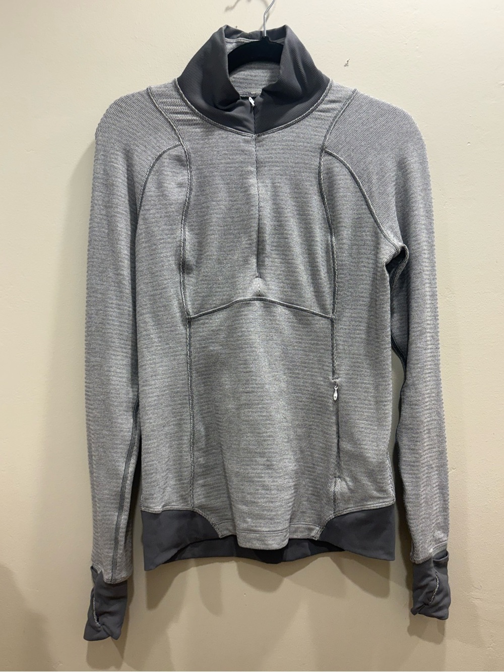 Lululemon Run Tech Fleece Gray Textured Half Zip Pullover Thumbholes Size 8